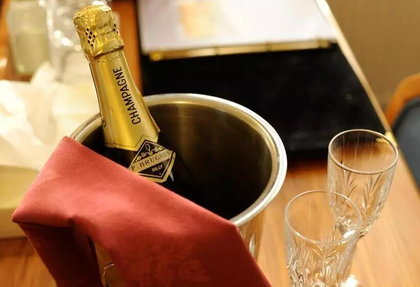 בית מלון כפרי Royal Oxford