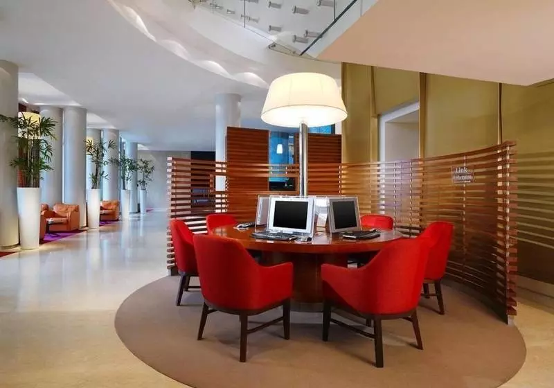 Отель Sheraton Palace  Moscow