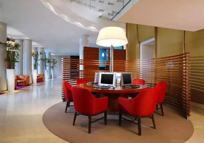 Отель Sheraton Palace  Moscow