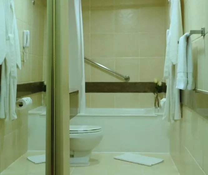 هتل Suites Del Bosque