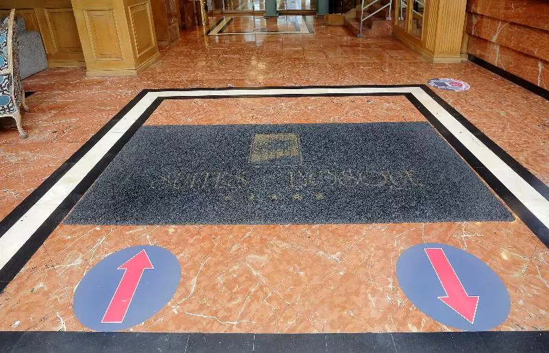 هتل Suites Del Bosque