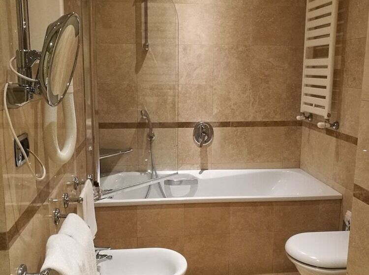 هتل Suites Torre Dell Orologio