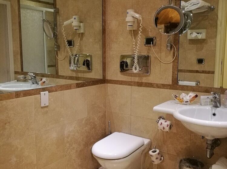 هتل Suites Torre Dell Orologio