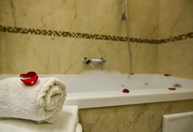 هتل Suites Torre Dell Orologio