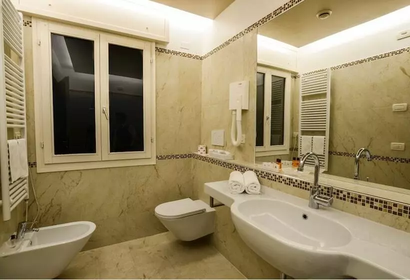 هتل Suites Torre Dell Orologio