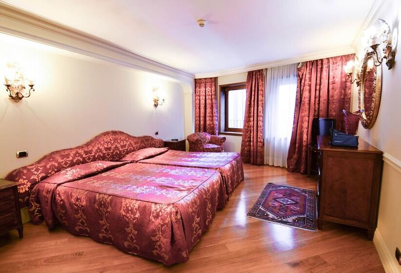 هتل Suites Torre Dell Orologio