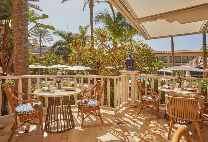 Secrets Bahía Real Resort & Spa - Adults Only