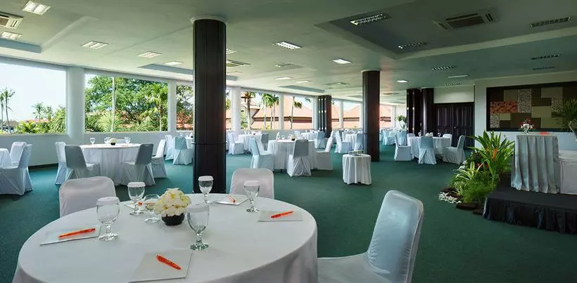 هتل White Rose Kuta Resort Villas & Spa