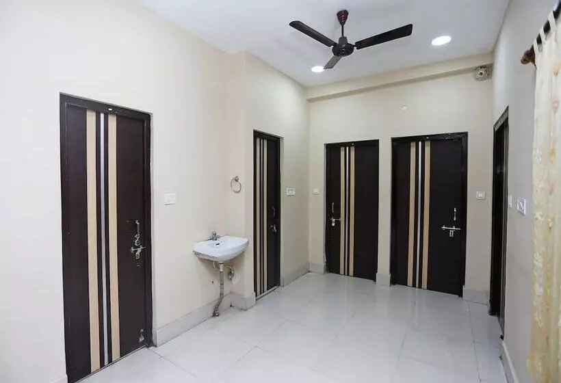 هتل Aakash Bika Guest House By Oyo Rooms