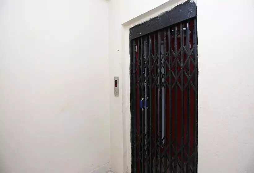 هتل Aakash Bika Guest House By Oyo Rooms