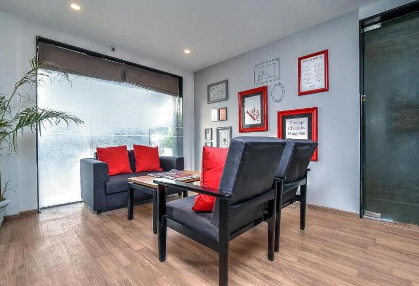 هتل Oyo Townhouse 051 Lal Kothi