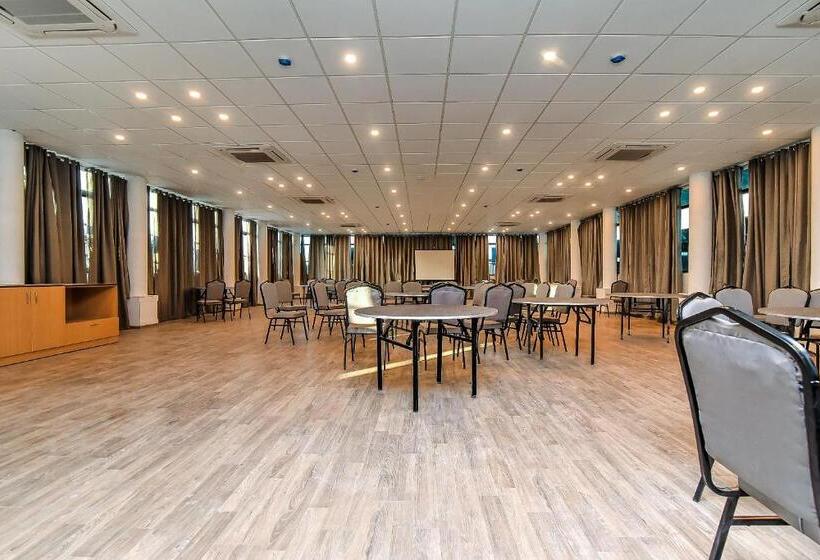 هتل Oyo Townhouse 051 Lal Kothi