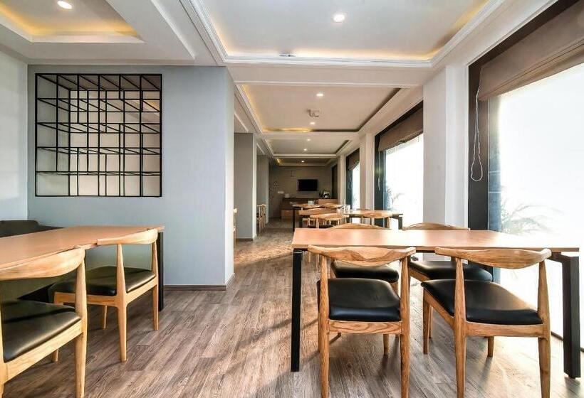 هتل Oyo Townhouse 051 Lal Kothi