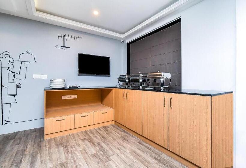 هتل Oyo Townhouse 051 Lal Kothi