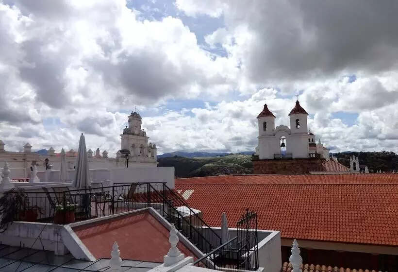 El Hotel De Su Merced