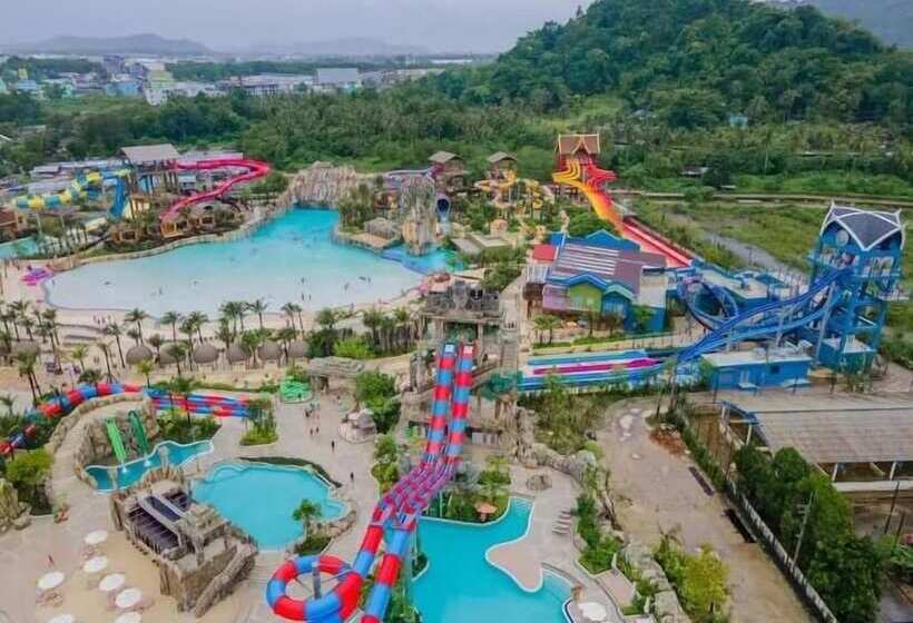 호텔 Amora Beach Resort Phuket