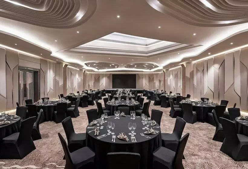 Hotel Amora Beach Resort Phuket