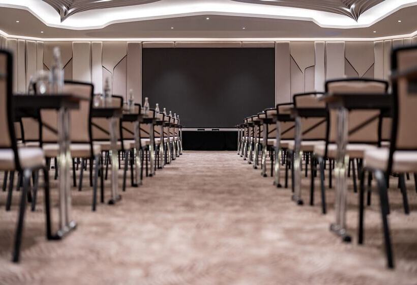 호텔 Amora Beach Resort Phuket