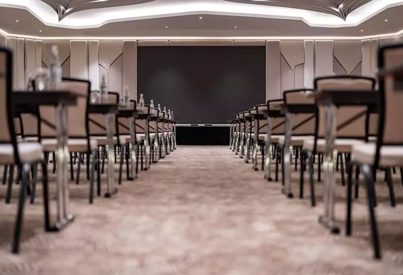 Hotel Amora Beach Resort Phuket