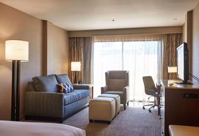 Hotel Doubletree By Hilton Fresno Convention Center