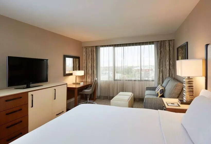 Hotel Doubletree By Hilton Fresno Convention Center