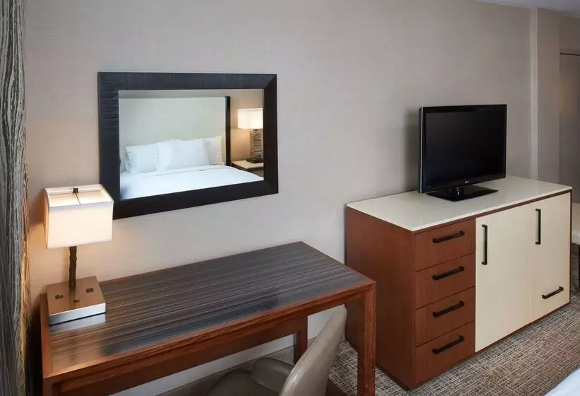 Hotel Doubletree By Hilton Fresno Convention Center