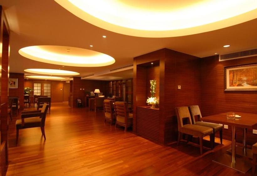 בית מלון כפרי Garden International