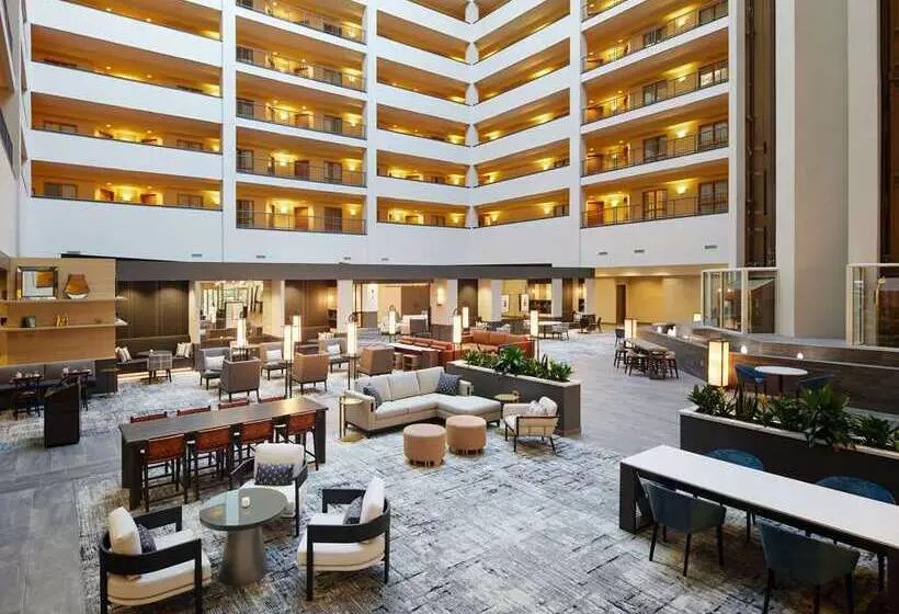ホテル Hilton Charlotte Airport