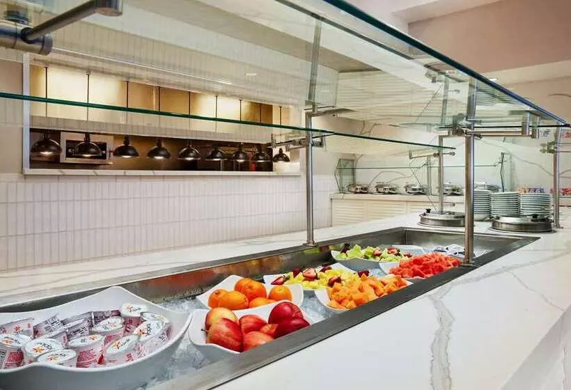 ホテル Hilton Charlotte Airport