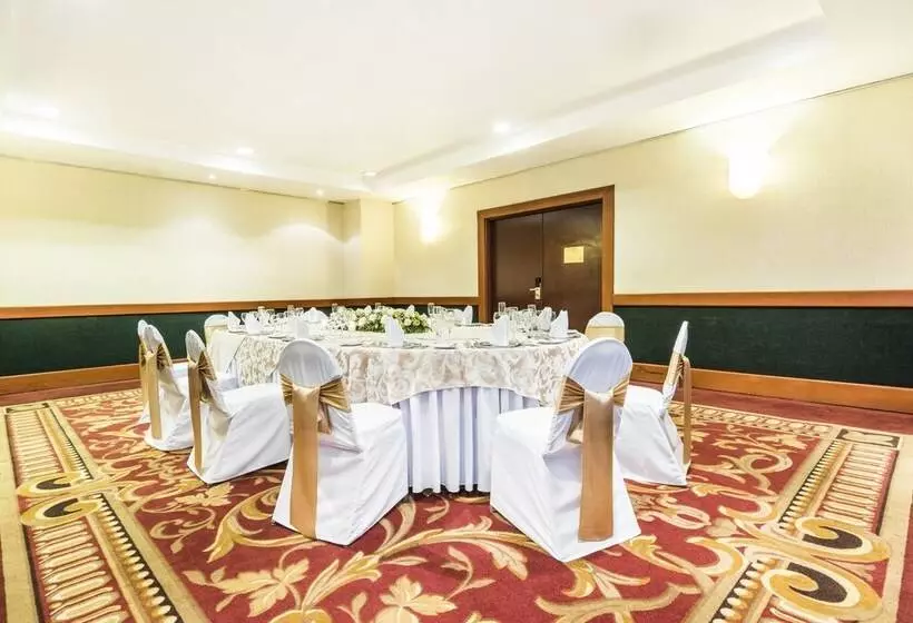 هتل Holiday Inn Convention Center, An Ihg