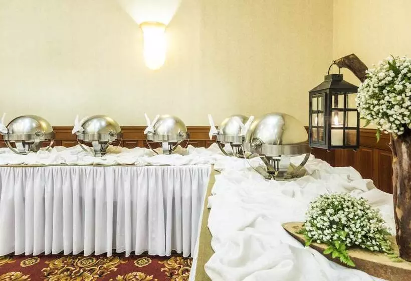 هتل Holiday Inn Convention Center, An Ihg