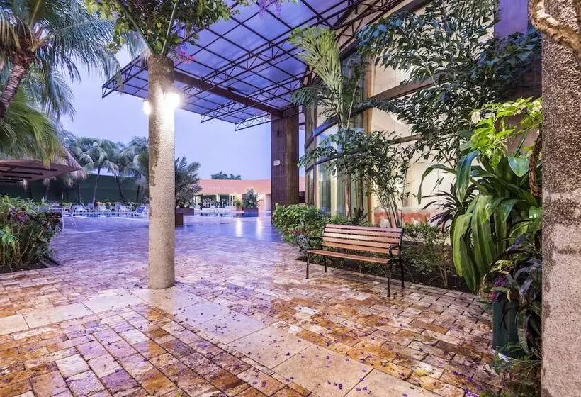 هتل Holiday Inn Convention Center, An Ihg