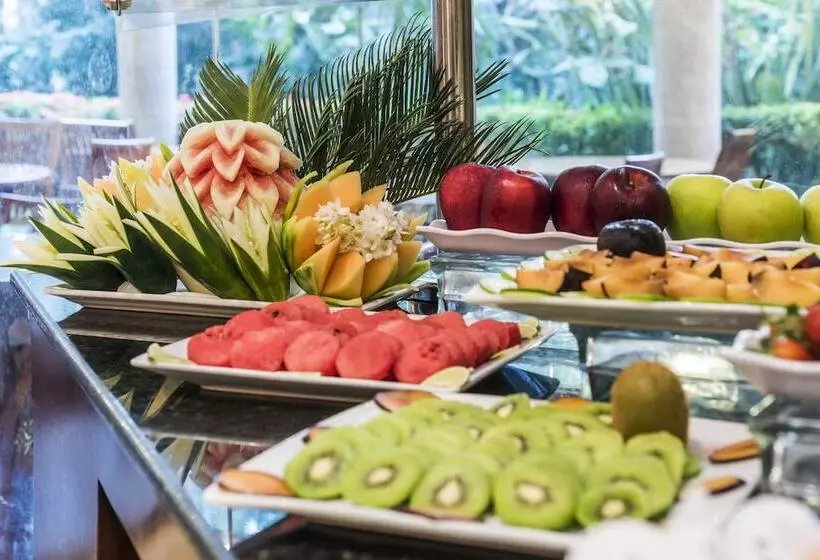 هتل Holiday Inn Convention Center, An Ihg