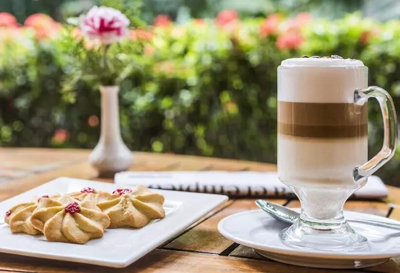 هتل Holiday Inn Convention Center, An Ihg