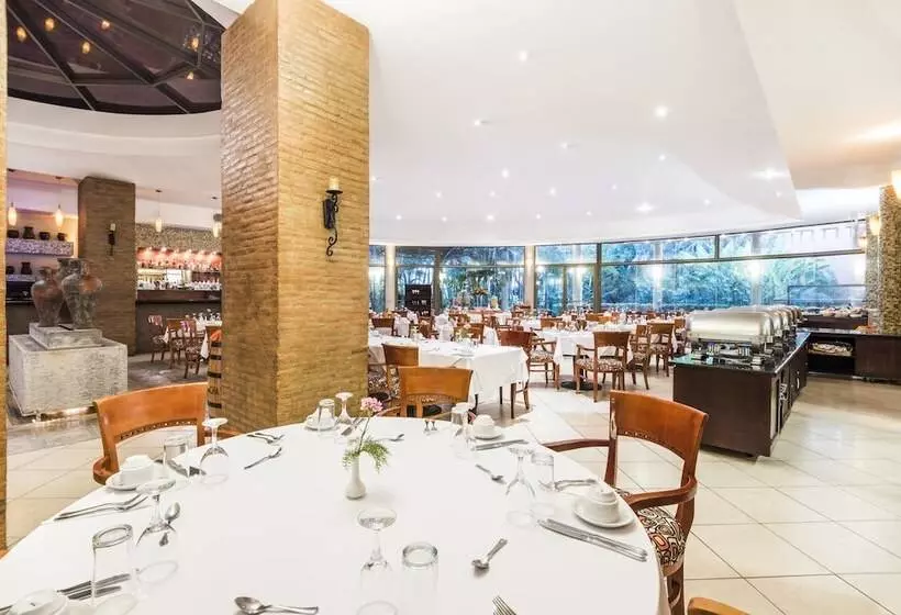 هتل Holiday Inn Convention Center, An Ihg