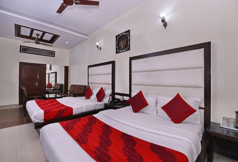 בית מלון כפרי Chowdhry Tourist Lodge New Delhi Railway Station 2 Minutes Walk