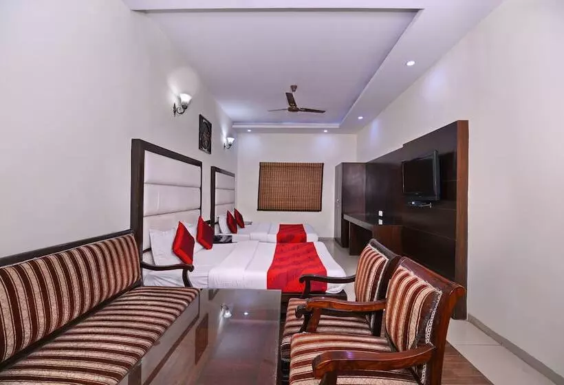 Hotel Chowdhry Tourist Lodge New Delhi Railway Station 2 Minutes Walk