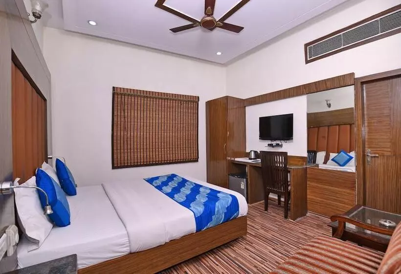 Hotel Chowdhry Tourist Lodge New Delhi Railway Station 2 Minutes Walk