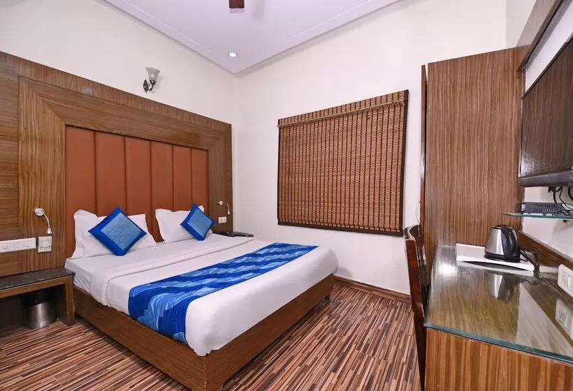 Hotel Chowdhry Tourist Lodge New Delhi Railway Station 2 Minutes Walk