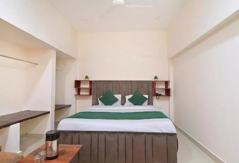 Hotel Chowdhry Tourist Lodge New Delhi Railway Station 2 Minutes Walk