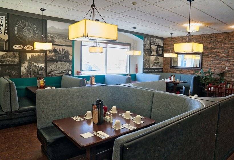 هتل Prestige Inn Golden