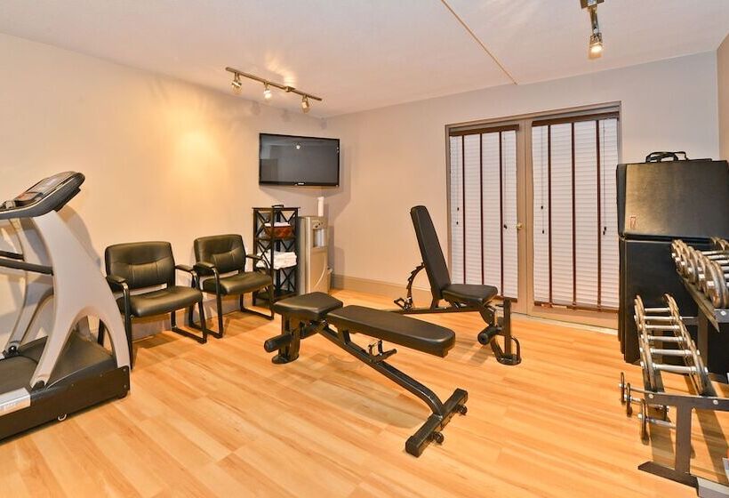 هتل Prestige Inn Golden