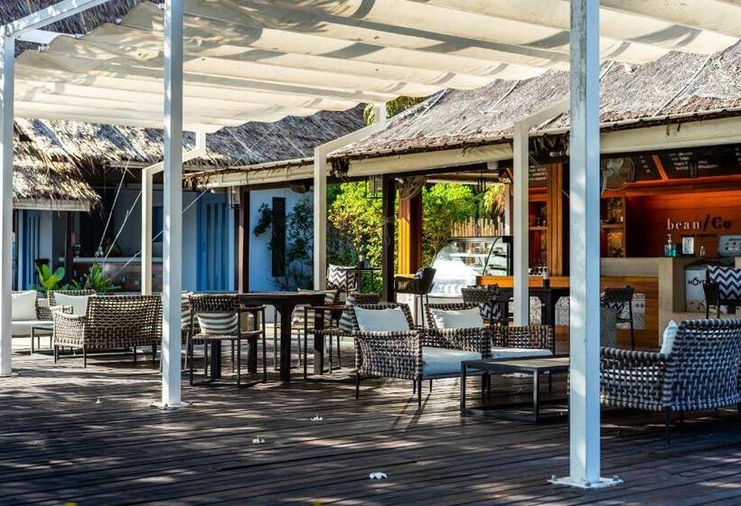 Отель Saii Phi Phi Island Village