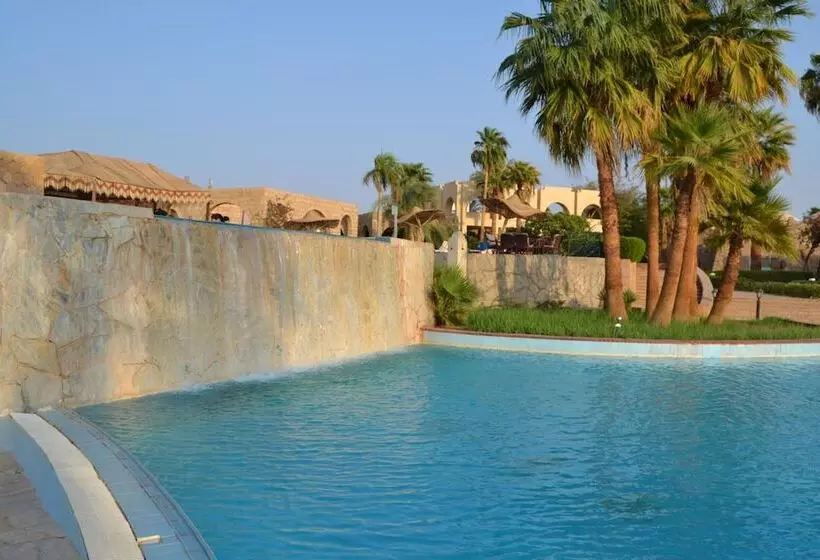 בית מלון כפרי Seti Abu Simbel Lake Resort