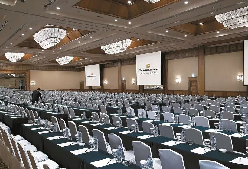 فندق Shangrila Surabaya
