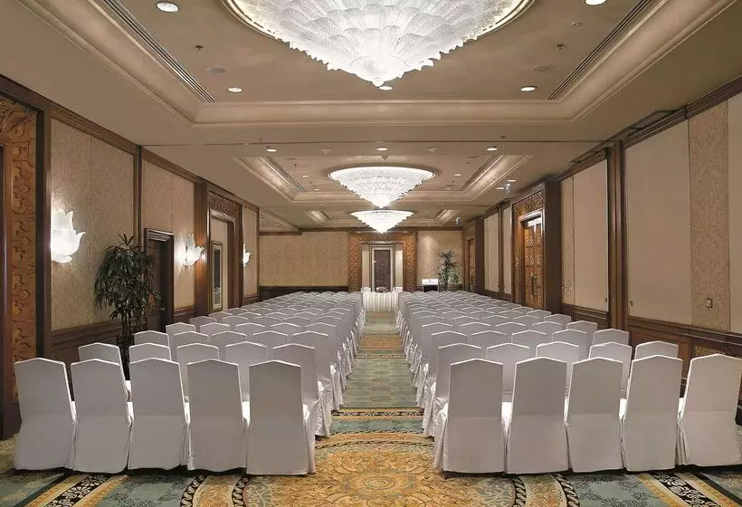 فندق Shangrila Surabaya