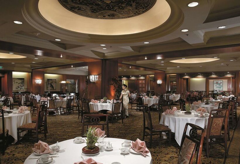 בית מלון כפרי Shangrila Surabaya