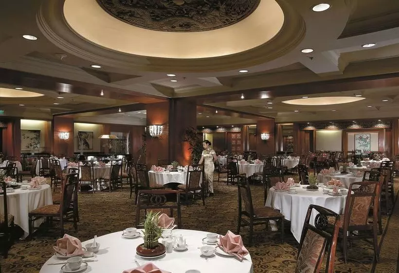 فندق Shangrila Surabaya