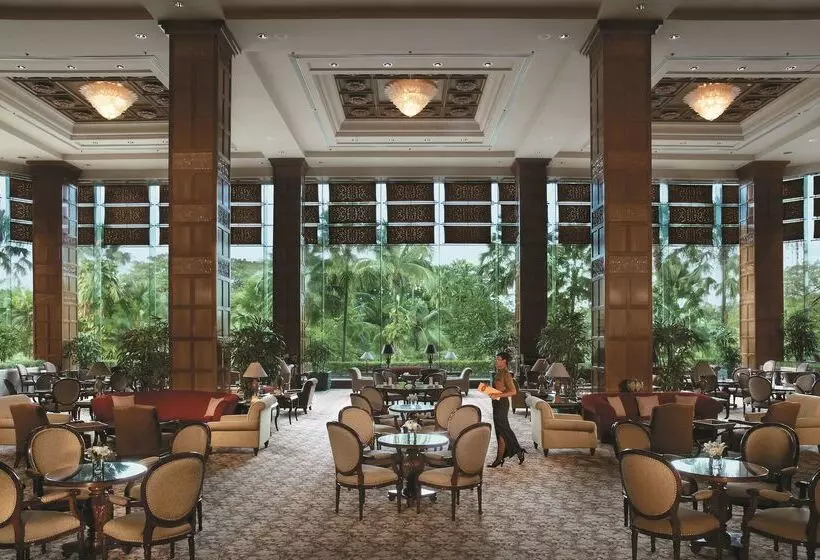 فندق Shangrila Surabaya