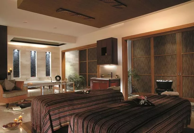 فندق Shangrila Surabaya